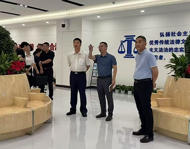 市法学会领导带队到通州区调研<br>法学会基层服务站点入驻综...